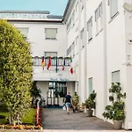 Marina Hotel