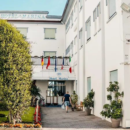 Marina Hotel