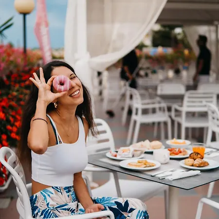 Marina Ξενοδοχείο 3*