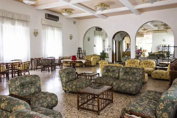Marina Hotel 3*