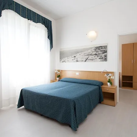 Marina Hotel 3*
